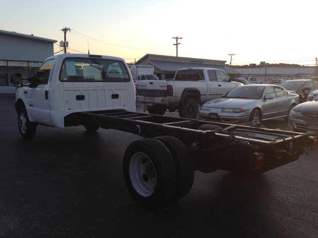 Ford F-550 2004 photo 4