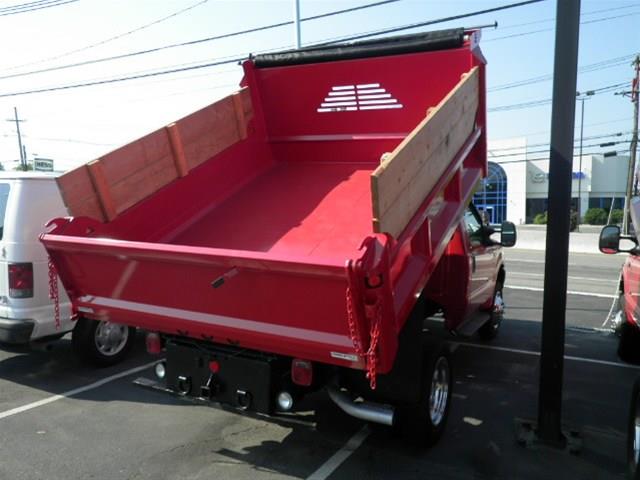 Ford F-550 2004 photo 4