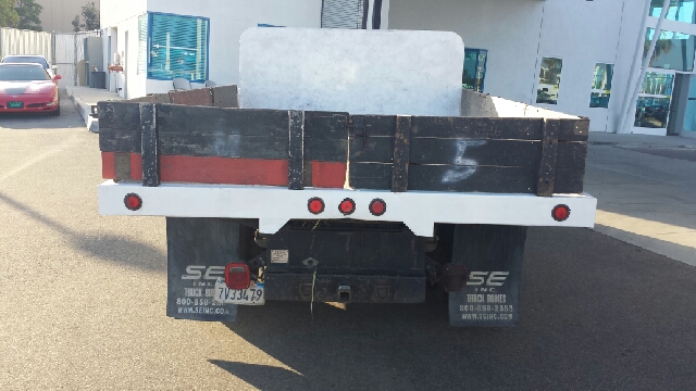 Ford F-550 2005 photo 2