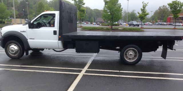 Ford F-550 2005 photo 1