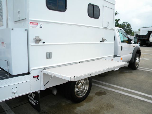 Ford F-550 2005 photo 11