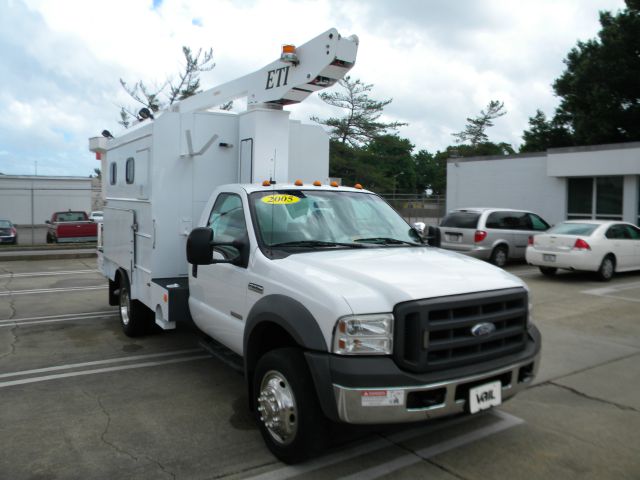 Ford F-550 2005 photo 14