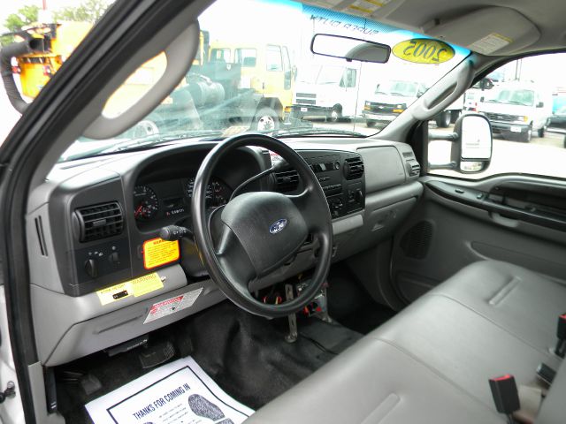 Ford F-550 2005 photo 15