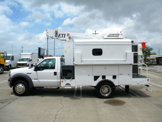 Ford F-550 2005 photo 16