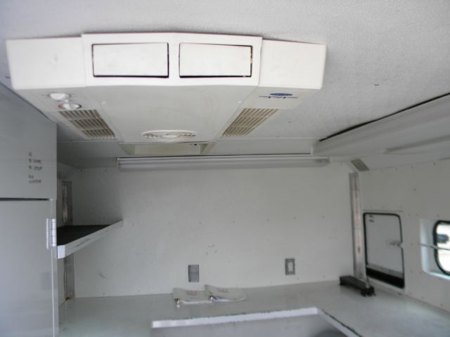 Ford F-550 2005 photo 19