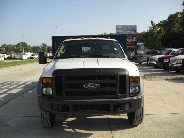 Ford F-550 \ultimate Cab Chassis