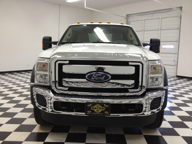 Ford F-550 2013 photo 2