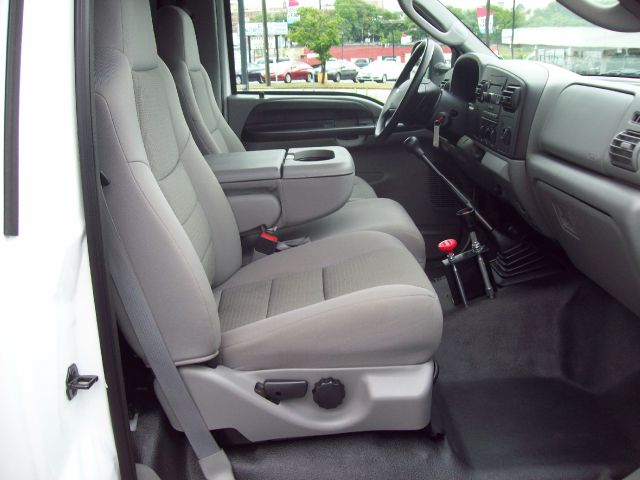 Ford F-550 XLT SD Dump Truck 2006 photo 20