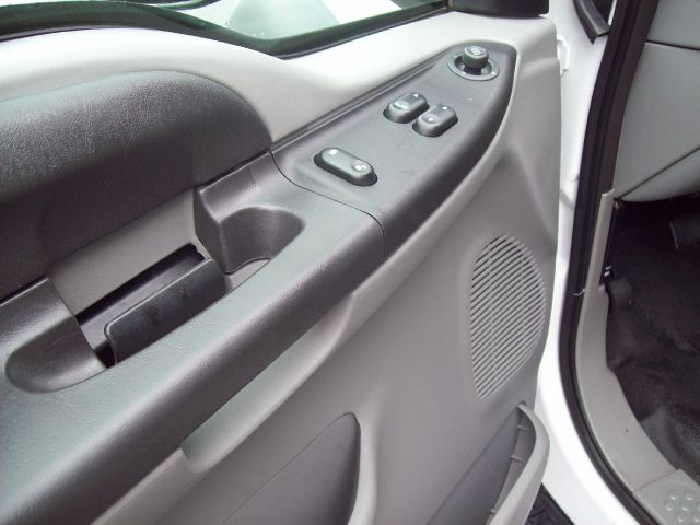 Ford F-550 XLT SD Dump Truck 2006 photo 22