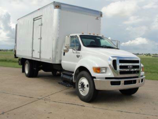 Ford F-650 2004 photo 1