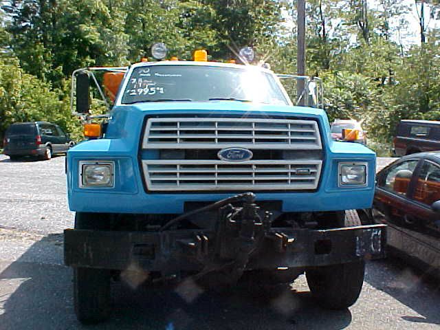 Ford F-800 1990 photo 1