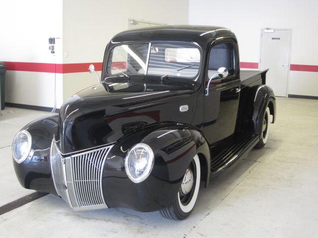 Ford F100 1940 photo 2