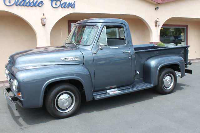 Ford F100 1953 photo 2