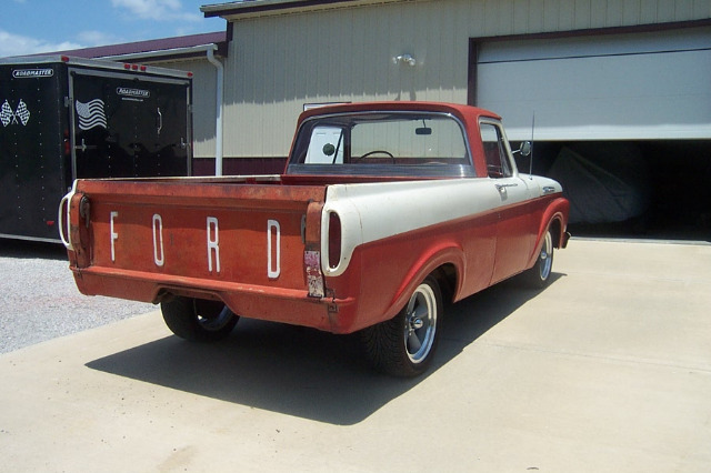 Ford F100 1961 photo 1