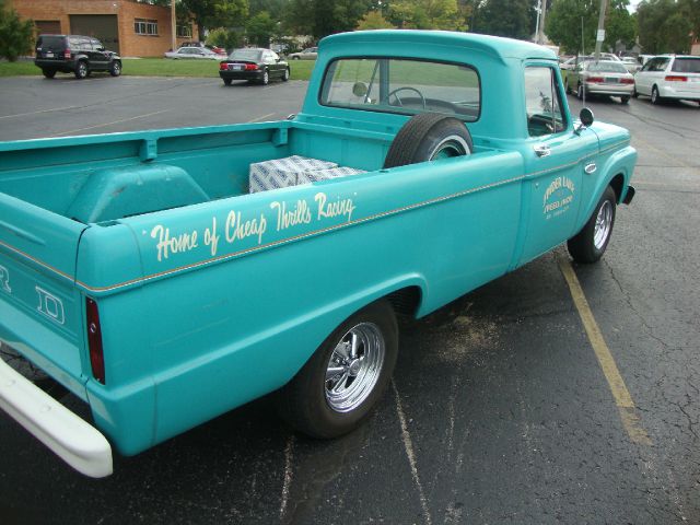 Ford F100 1966 photo 1