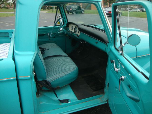 Ford F100 1966 photo 2