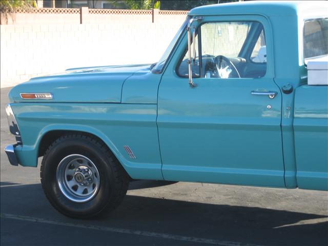 Ford F100 1968 photo 1