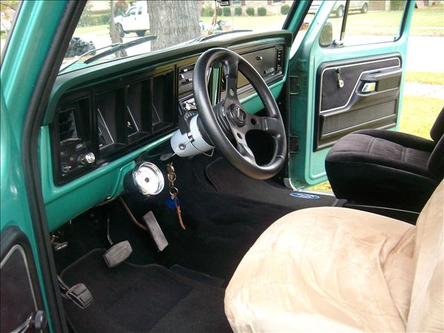 Ford F100 1977 photo 2