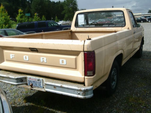 Ford F100 ES 2.4L AUTO Pickup Truck