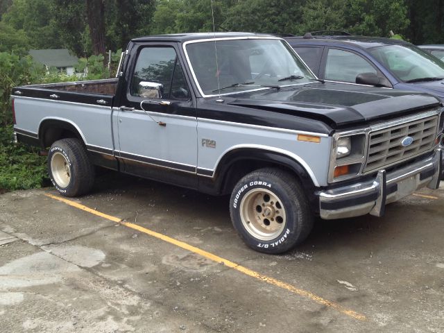 Ford F100 1983 photo 1