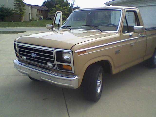 Ford F100 1983 photo 2