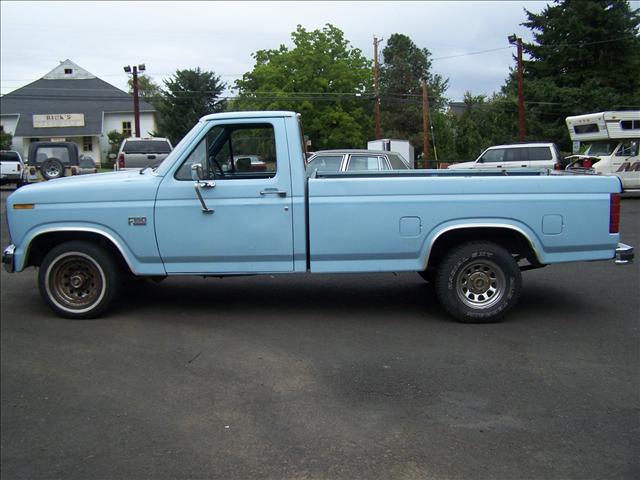 Ford F150 1984 photo 2