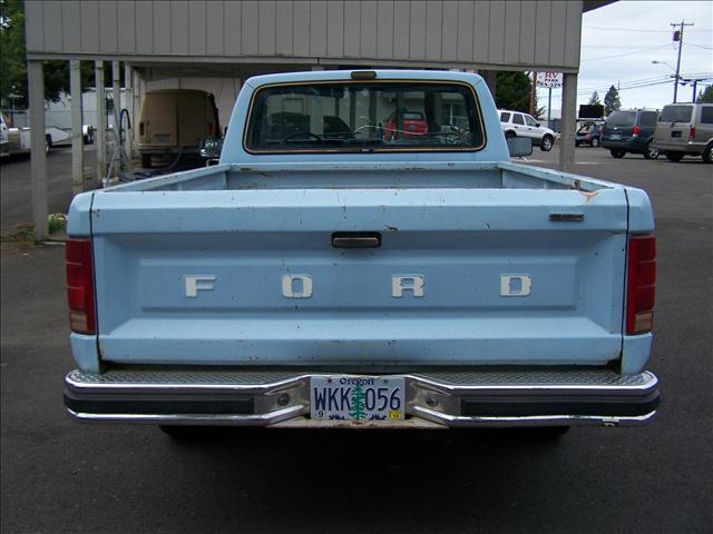 Ford F150 1984 photo 4