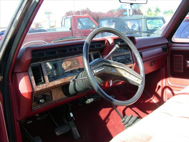 Ford F150 1985 photo 5