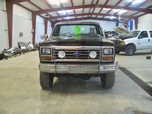 Ford F150 1985 photo 2