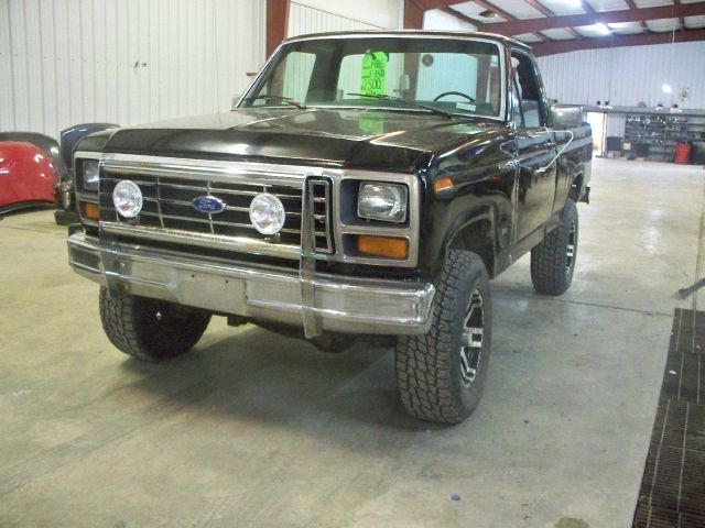 Ford F150 1985 photo 3
