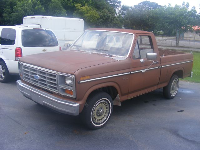 Ford F150 1985 photo 0