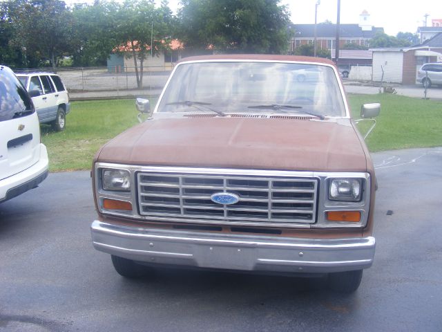 Ford F150 1985 photo 1