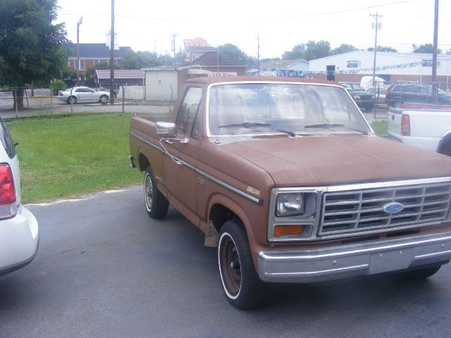 Ford F150 1985 photo 3