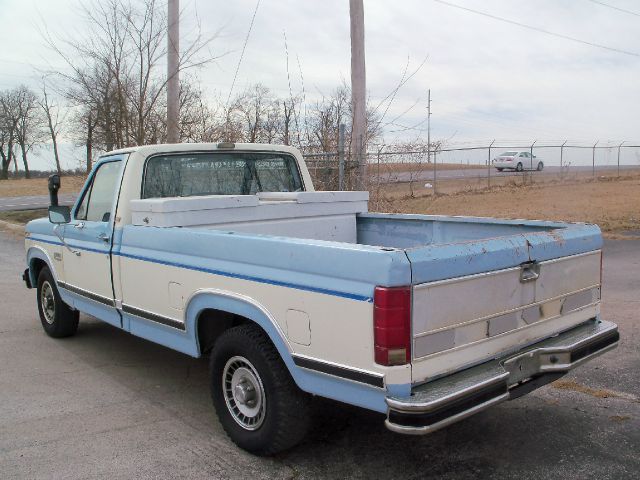 Ford F150 1986 photo 1