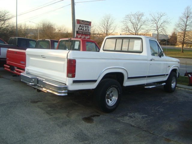 Ford F150 1986 photo 0