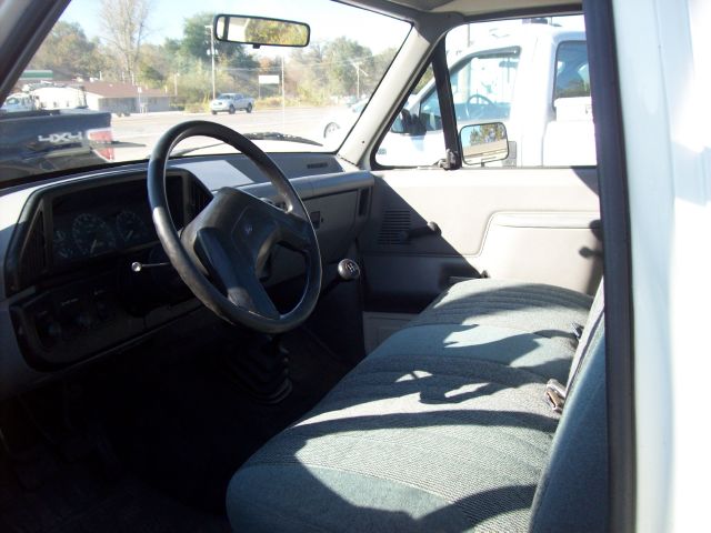 Ford F150 1987 photo 1