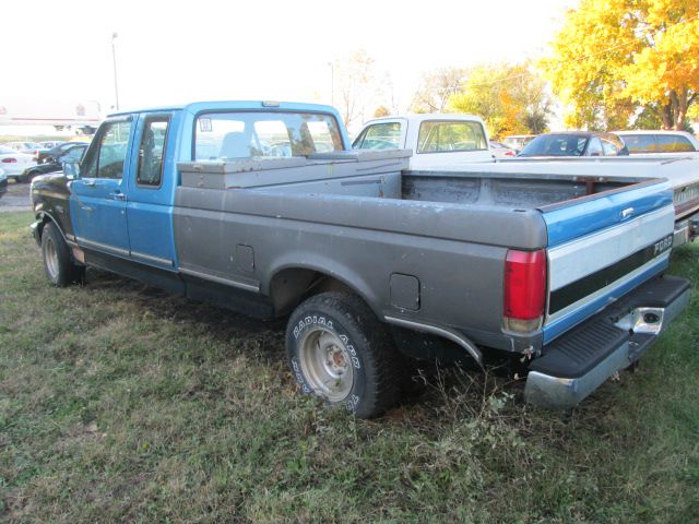 Ford F150 SLT Larmie Pickup Truck
