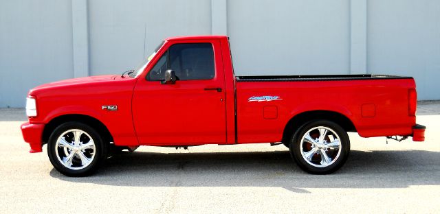 Ford F150 4 DOOR DSG AUTO Pickup Truck