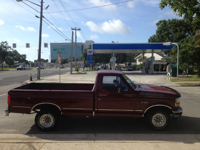 Ford F150 103 WB XLT Pickup Truck