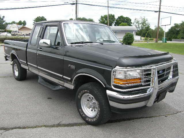 Ford F150 SLT 1 Ton Dually 4dr 35 Pickup Truck