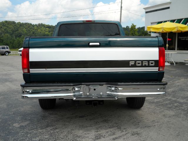 Ford F150 103 WB XLT Pickup Truck