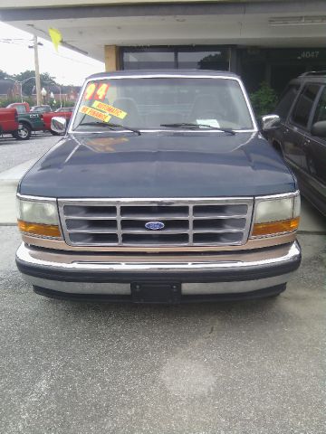 Ford F150 103 WB XLT Pickup Truck