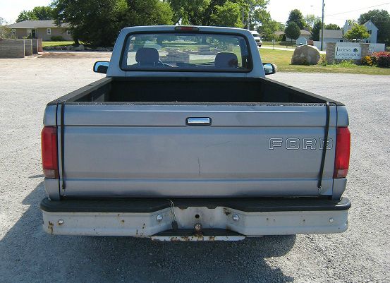 Ford F150 103 WB XLT Pickup Truck