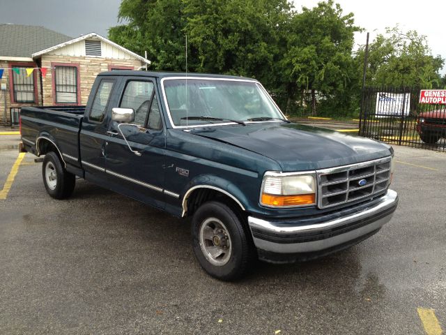 Ford F150 LS Extended Pickup Truck