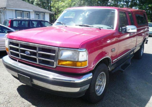 Ford F150 XL 2WD Reg Cab Pickup Truck