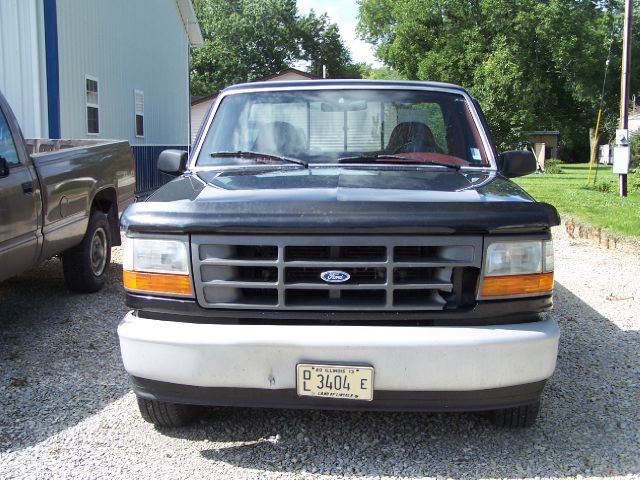 Ford F150 SR5 . DBL CAB Pickup Truck