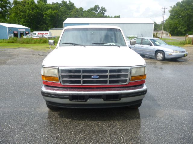 Ford F150 103 WB XLT Pickup Truck