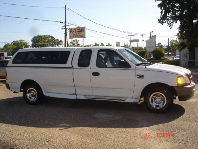 Ford F150 143.5 WB 4WD Pickup Truck