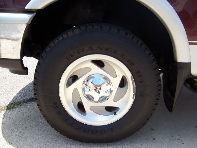 Ford F150 Sport 4WD Pickup Truck