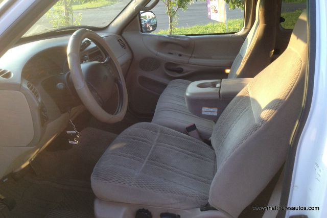 Ford F150 1997 photo 2